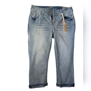 Wallflower Women's Light Blue Capri Jeans SIZE 11 Womens